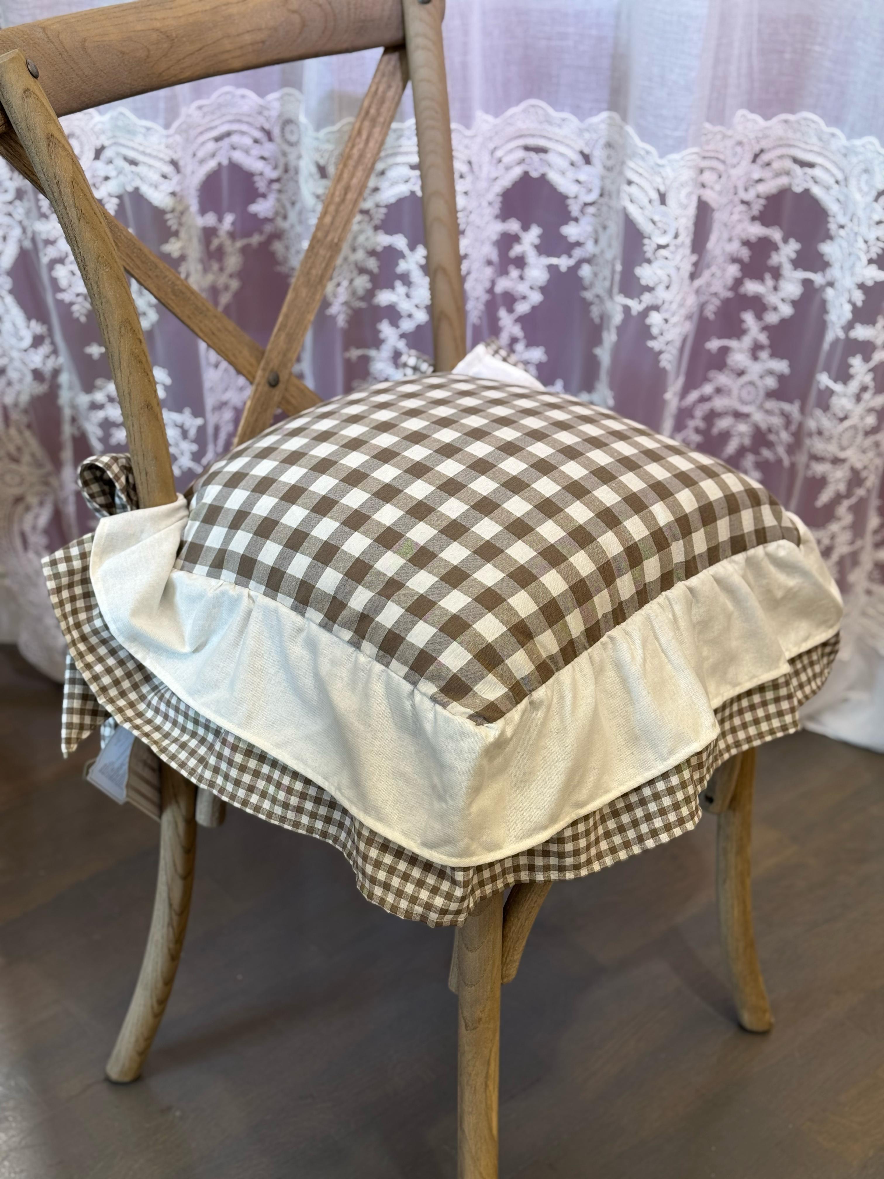 Cuscino da sedia sartoriale in panama a quadretti marrone con doppia balza - 45x45 cm+rouches